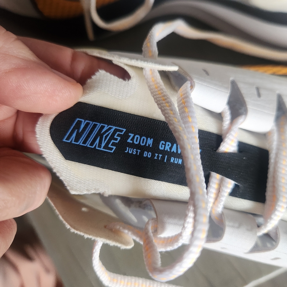 NWOT Nike Zoom Gravity Men's Running Shoes - White and Black - Picture 11 of 16